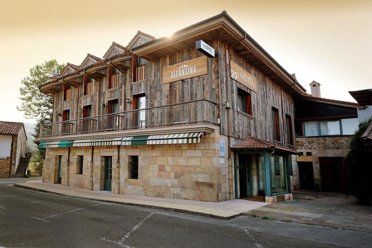 Hotel La Alfonsina Santibanez de Villacarriedo Kültér fotó